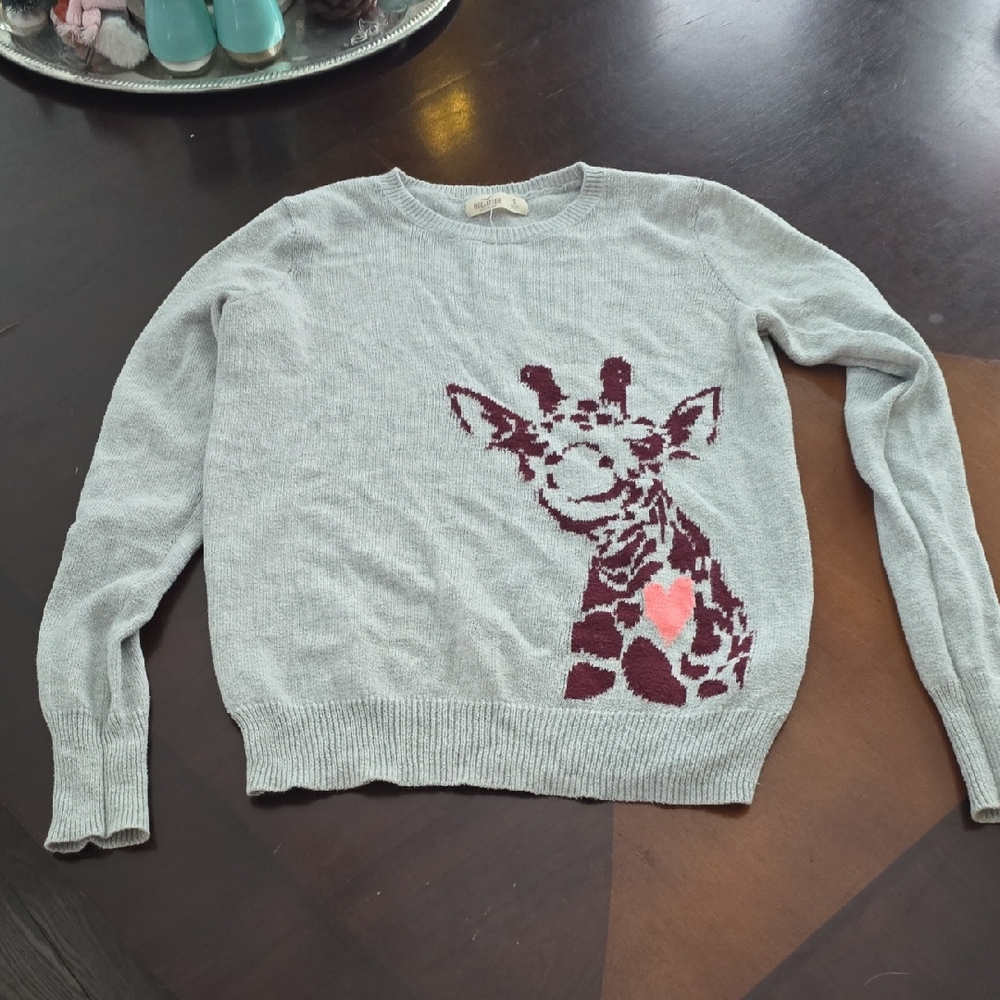 Hollister Light Gray Sweater with Giraffe Design